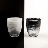 Black and white. Unsere Elements Gläser sind ein Hingucker auf jedem Tisch. #elements #premium #wasserglas #solaswitzerland #gastroprofis